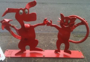 Dog cat art rack no sign (1)