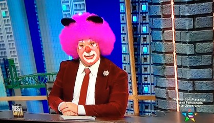 pink-haired-clown